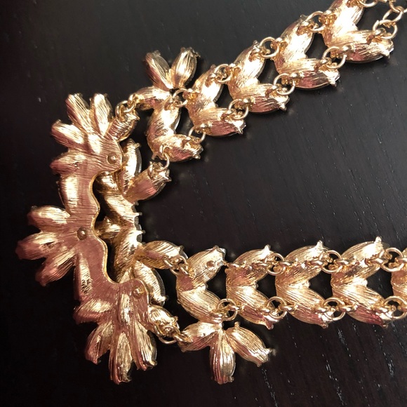 Free press necklace - Picture 4 of 8